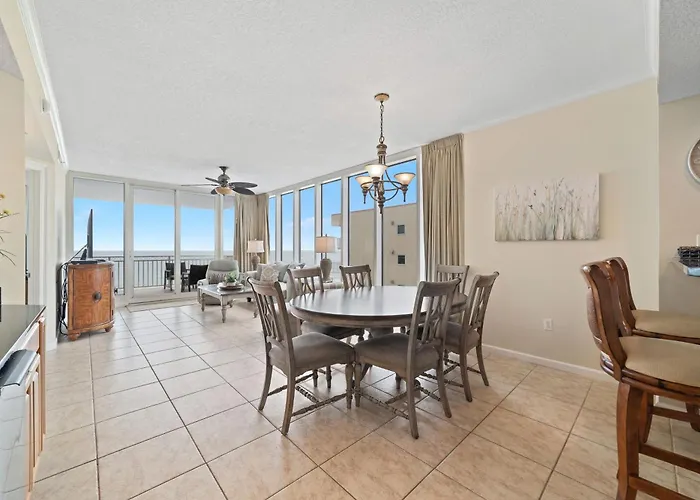 Holiday home The Colonnades 703
